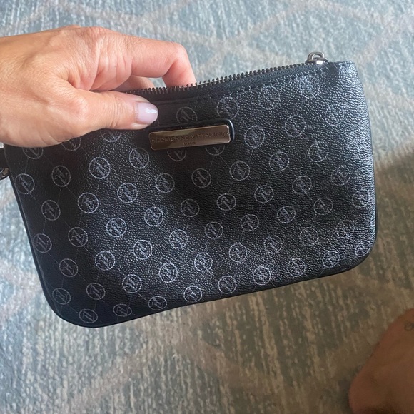 Ladies wristlet - Picture 1 of 4